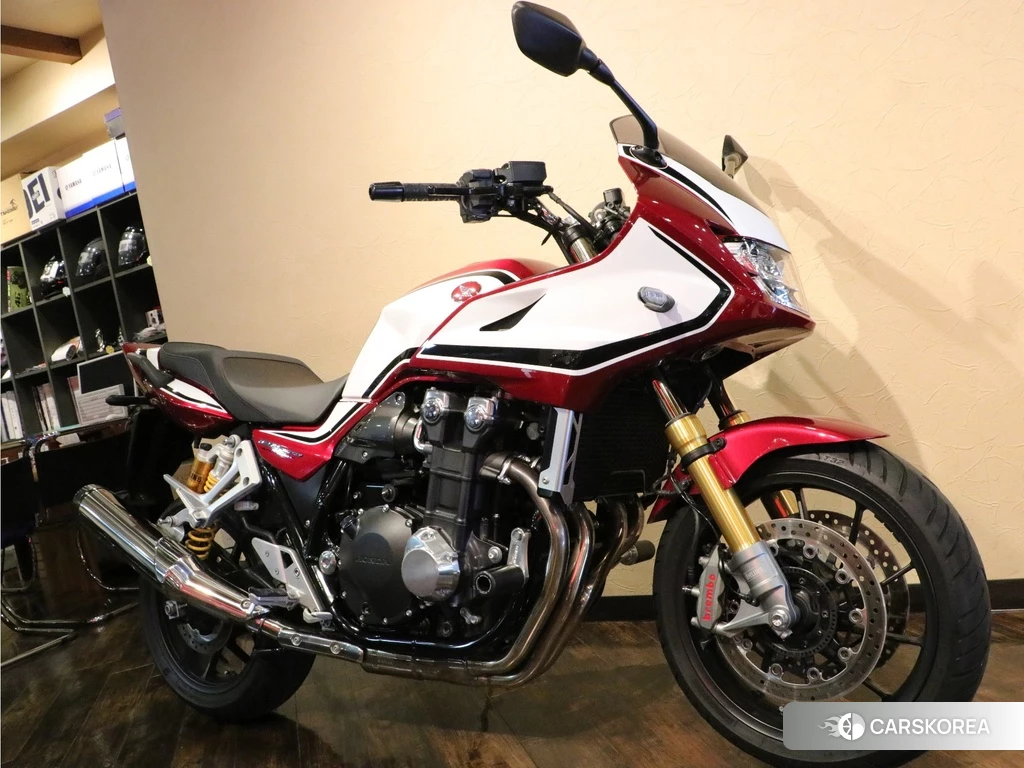 Проданный Honda CB1300SF BOLDOR 2021 из Японии