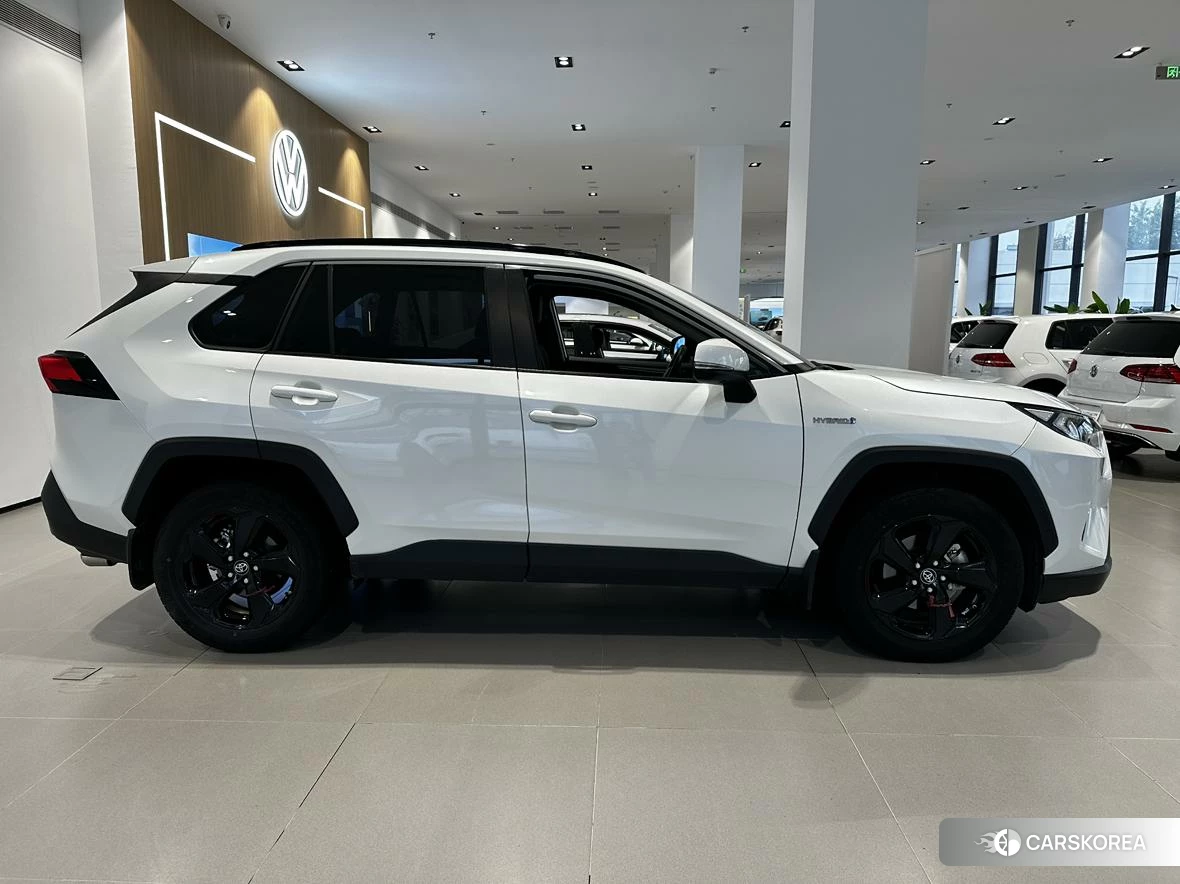 Toyota RAV4 Rongfang 2021 Белый из Китая
