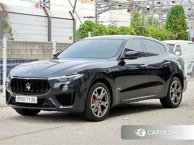 Maserati Levante 2019 Черный из Кореи