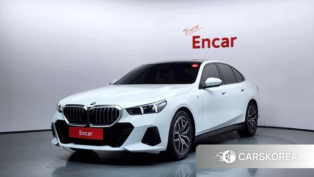 BMW 5 Series (G60) 2025 Белый из Кореи