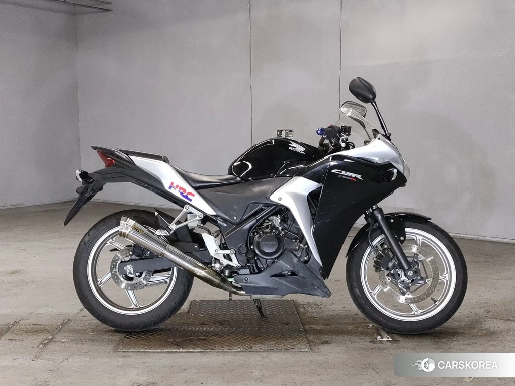Проданный Honda CBR250R 2011 из Японии