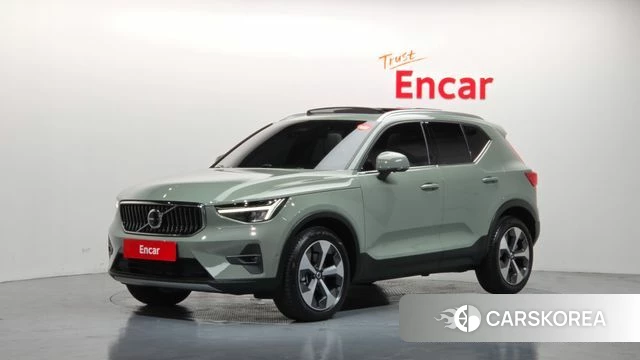 Volvo XC40 2023 Зеленый из Кореи