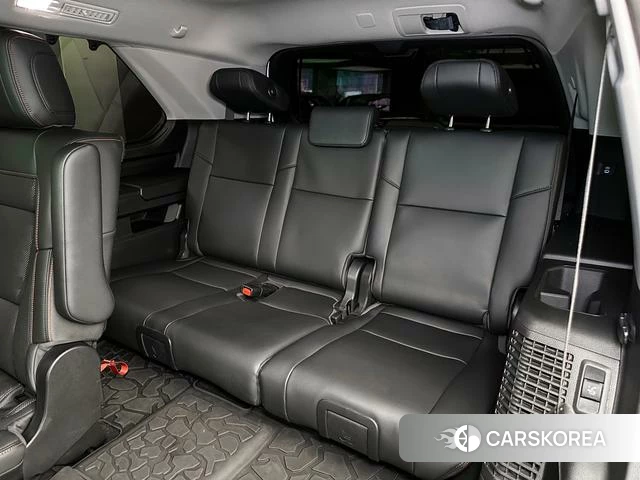 Toyota Sequoia 2023 Белый из Китая