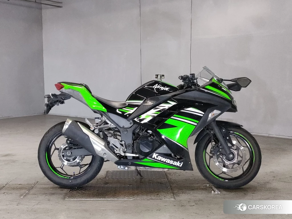 Проданный Kawasaki NINJA 250 2017 из Японии