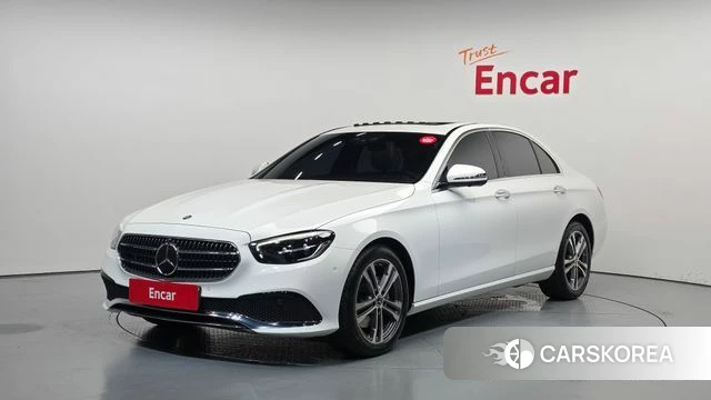 Mercedes-Benz E-Class W213 2023 Белый из Кореи