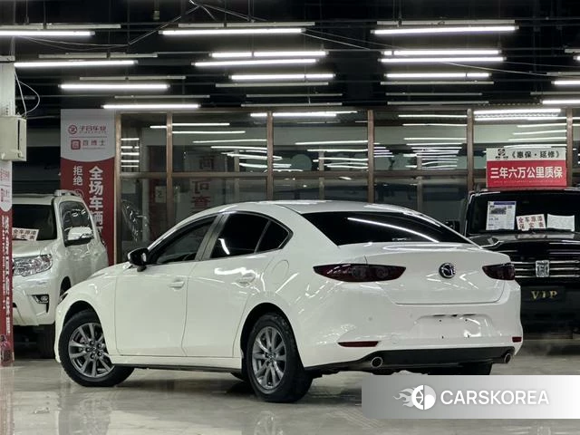 Mazda 3 Angkesaila 2022 Белый из Китая