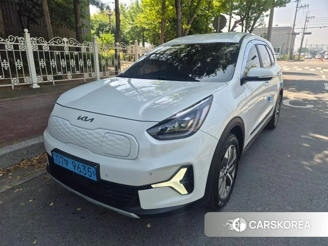 Kia Niro Plus 2022 Белый из Кореи