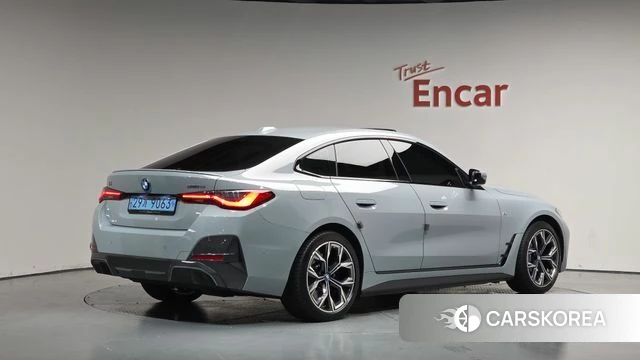 BMW i4 2024 Небесно-голубой из Кореи