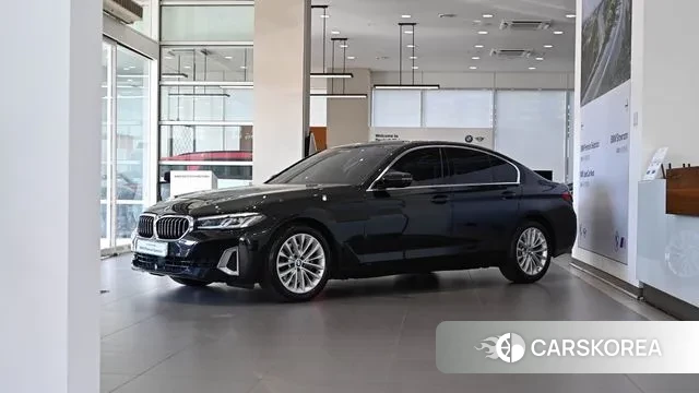 BMW 5 Series (G30) 2023 Черный из Кореи