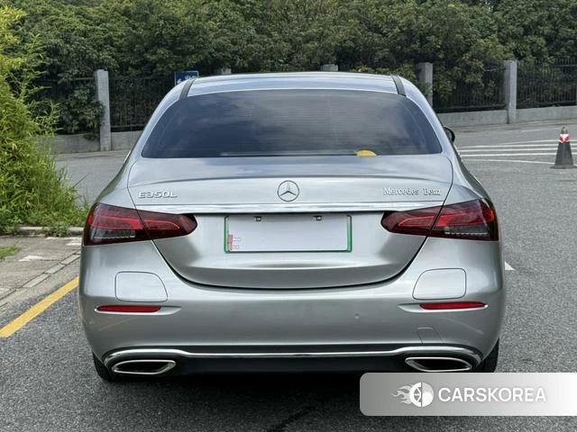 Mercedes-Benz E-class PHEV 2021 Серебристо-серый из Китая