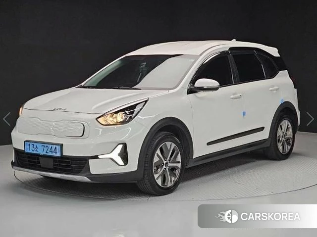 Kia Niro Plus 2022 Белый из Кореи