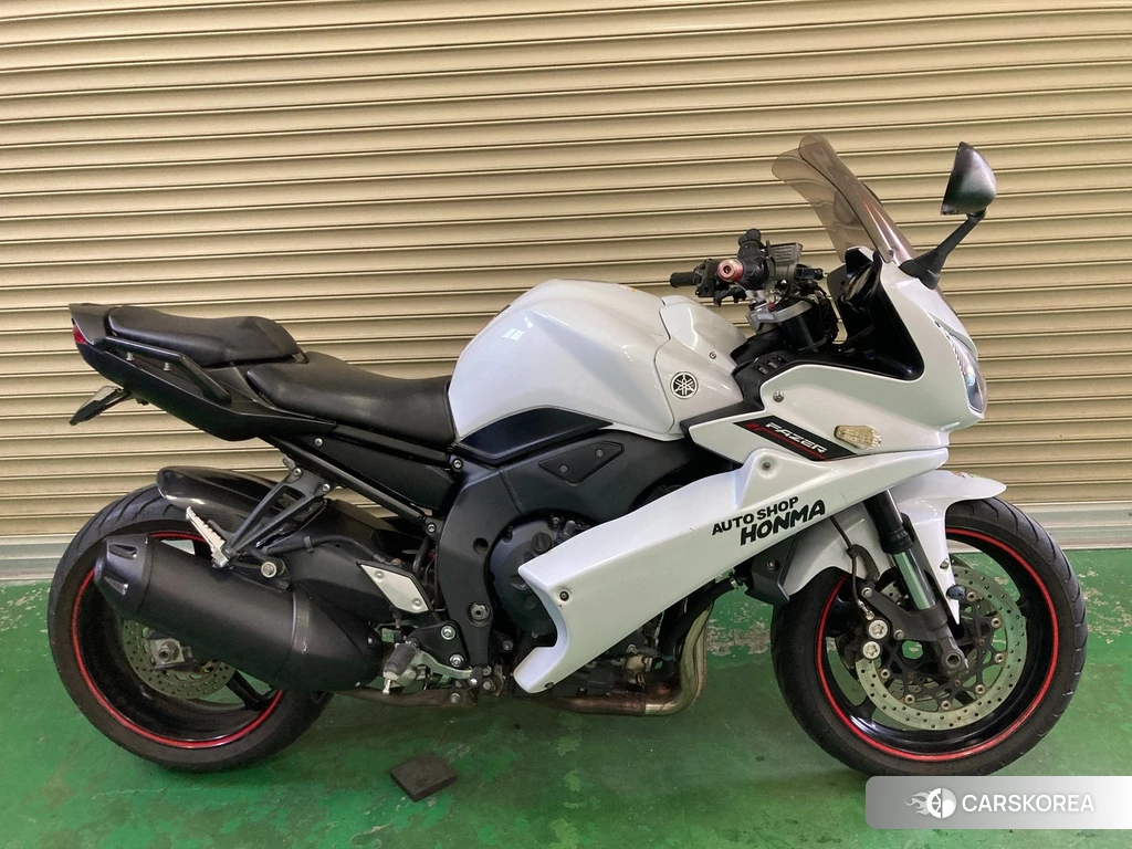 Проданный Yamaha FZ1 FEATHER 2012 из Японии, фото 2
