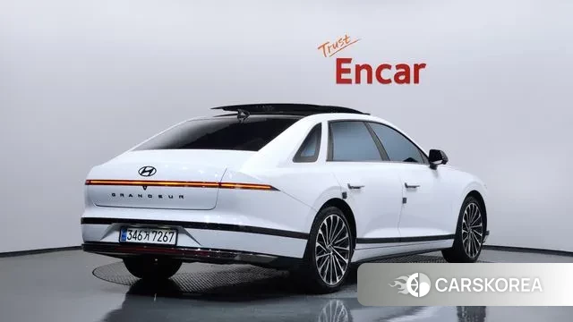 Hyundai Grandeur Hybrid (GN7) 2023 Белый из Кореи