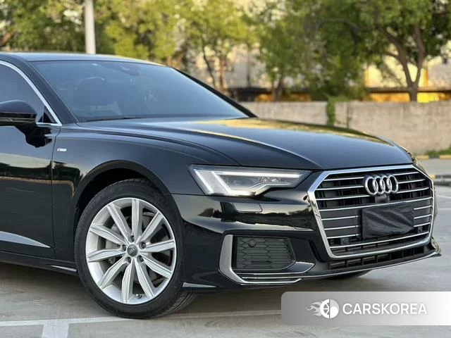 Audi A6L 2021 Черный из Китая