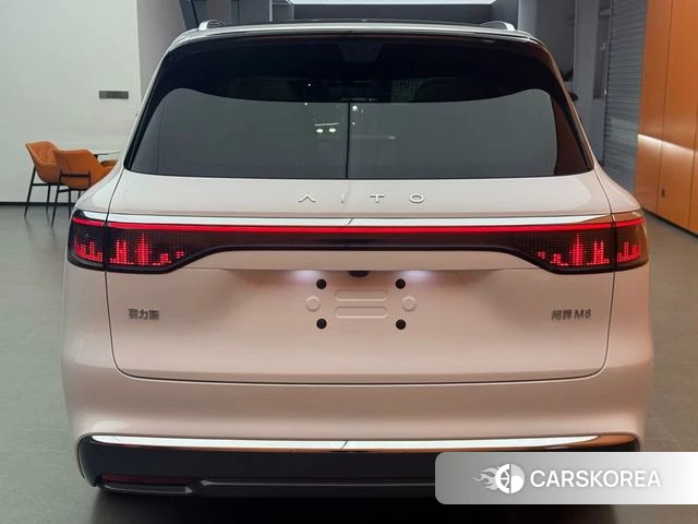 AITO Ask the world M8 2026 Белый из Китая