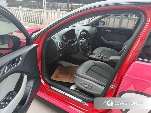 Audi A3 2018 Красный из Китая