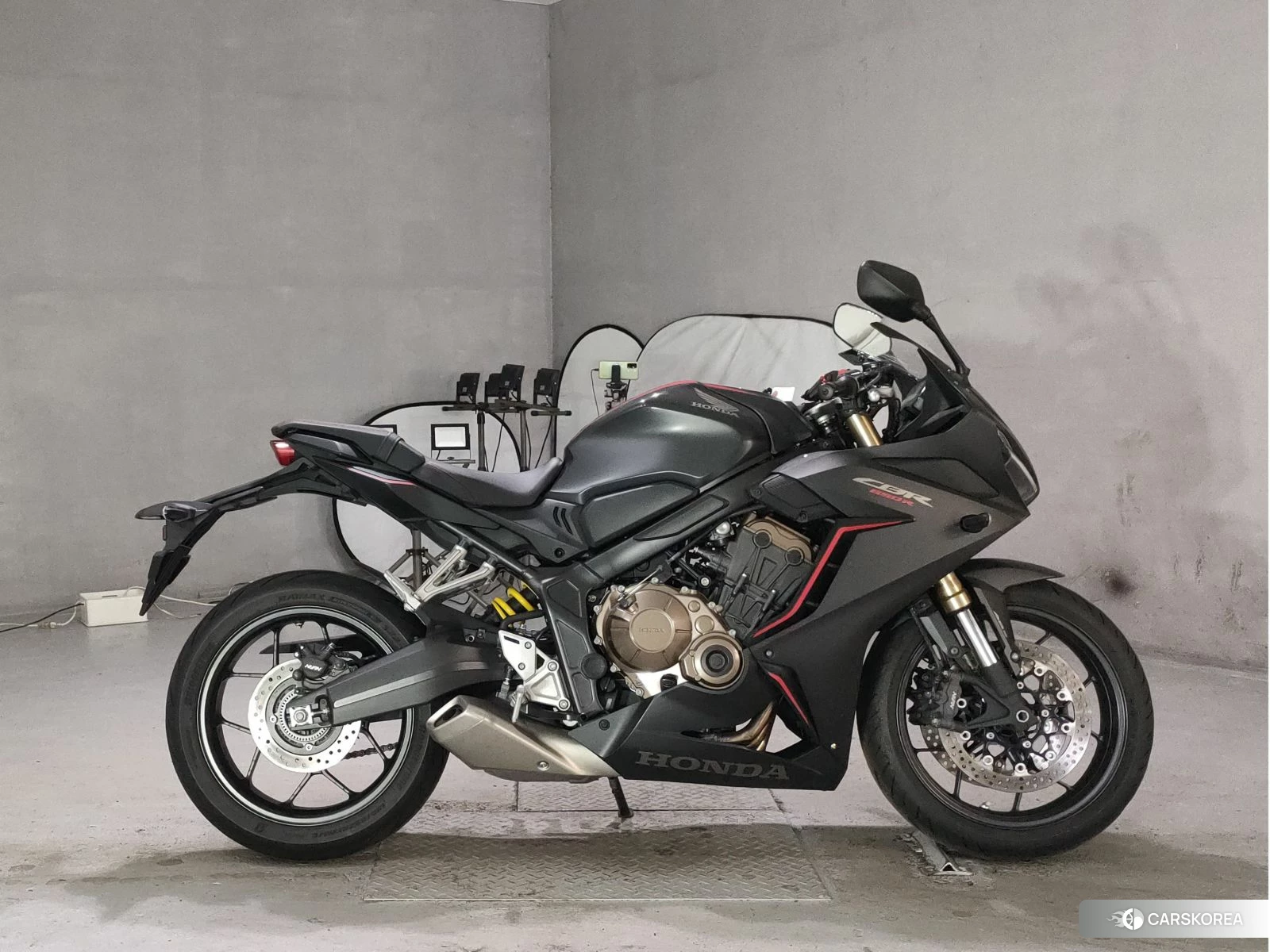 Проданный Honda CBR650R id 4207209 из Японии, фото 2