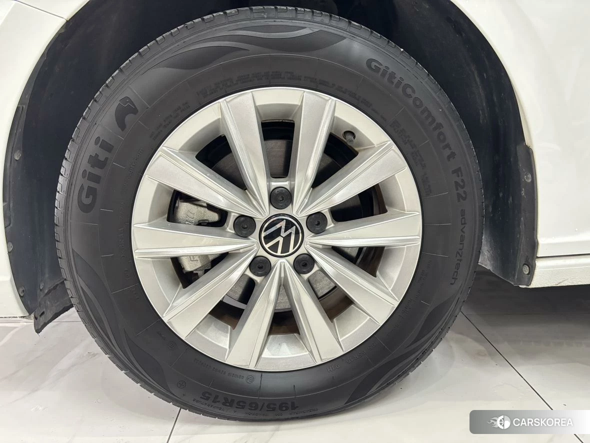 Volkswagen Lavida 2023 Белый из Китая