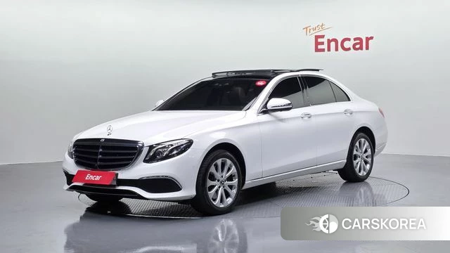 Mercedes-Benz E-Class W213 2019 Белый из Кореи