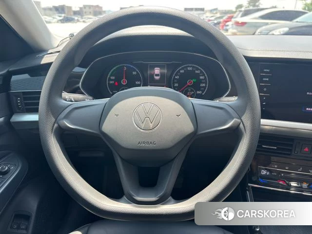 Volkswagen Passat PHEV 2022 Черный из Китая