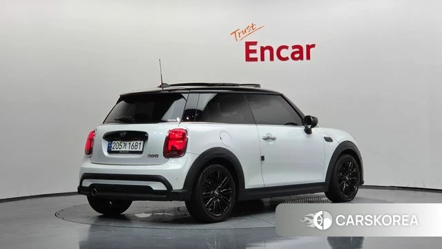 Mini Cooper 2023 Белый из Кореи