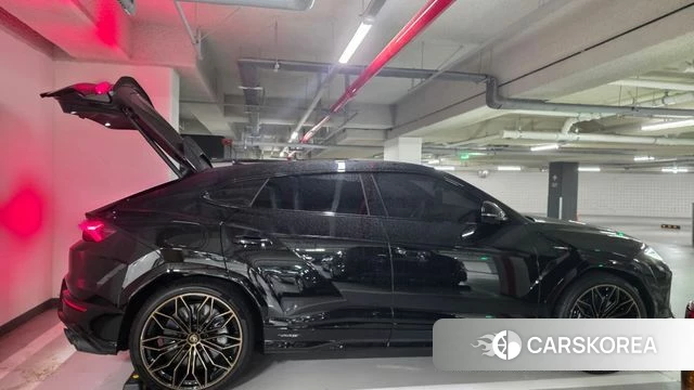 Lamborghini Urus 2026 Черный из Кореи