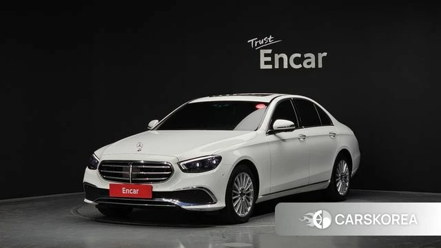 Mercedes-Benz E-Class W213 2022 Белый из Кореи