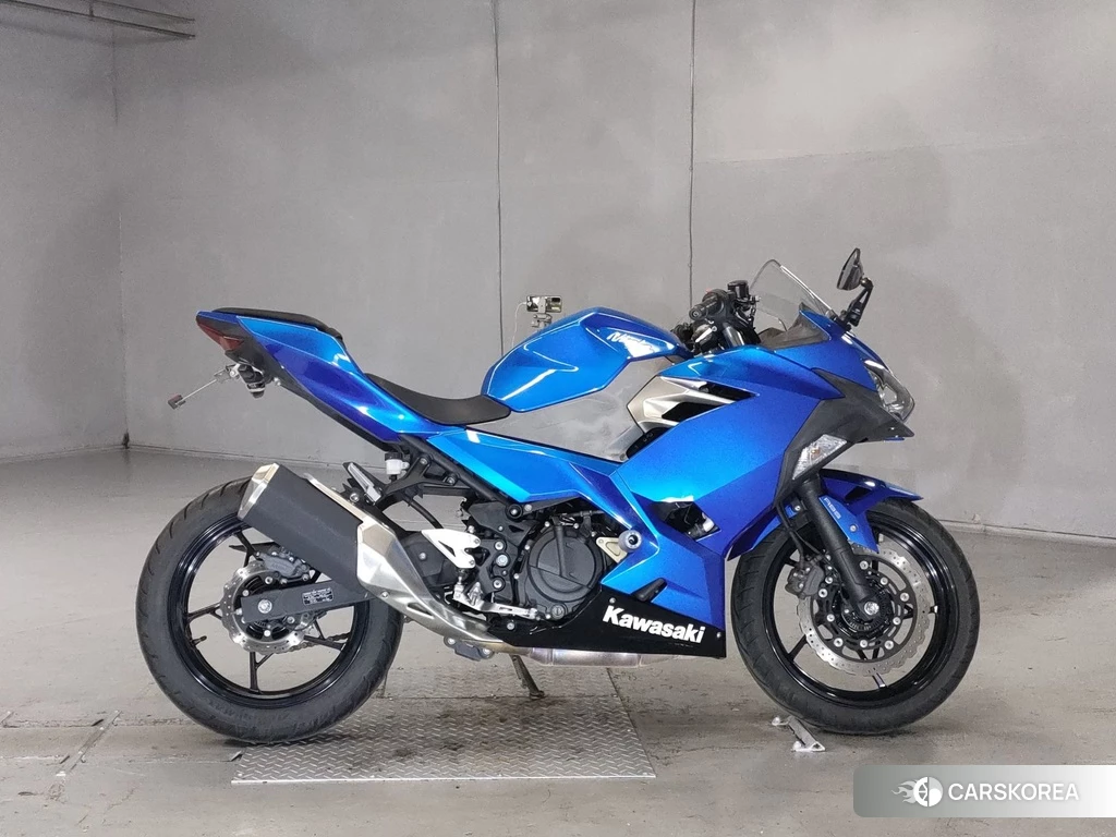 Проданный Kawasaki NINJA 250 2018 из Японии, фото 2