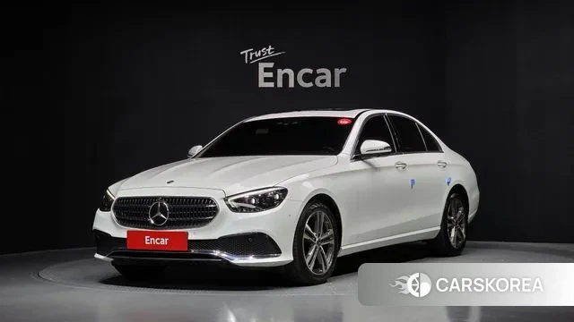 Mercedes-Benz E-Class W213 2021 Белый из Кореи