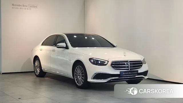 Mercedes-Benz E-Class W213 2023 Белый из Кореи