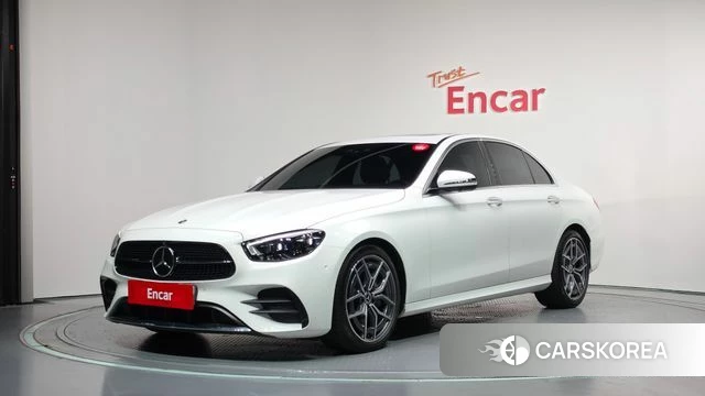 Mercedes-Benz E-Class W213 2021 Белый из Кореи