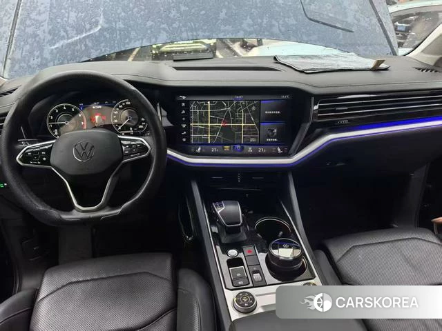 Volkswagen Touareg 2022 Синий из Китая