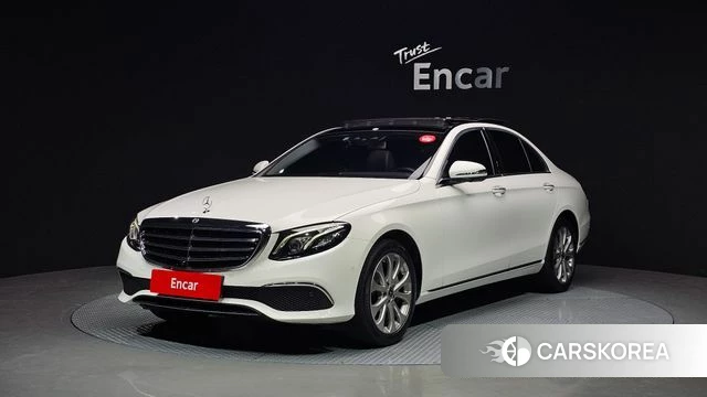 Mercedes-Benz E-Class W213 2019 Белый из Кореи