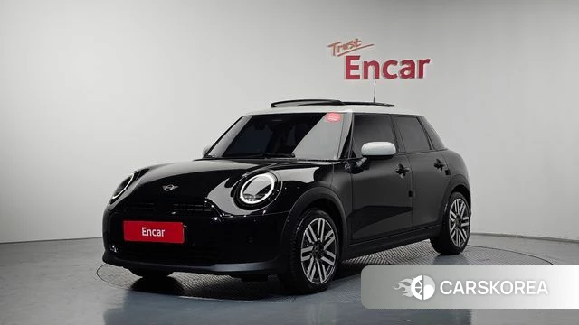 Mini Cooper C 4th generation 2025 Черный из Кореи