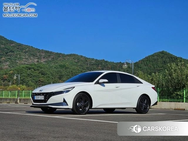 Hyundai Avante (CN7) 2023 Белый из Кореи