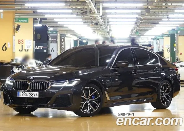 BMW 5 Series (G30) 2023 Серый из Кореи