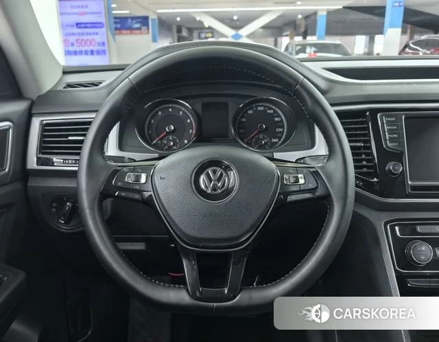 Volkswagen Tourang 2018 Белый из Китая