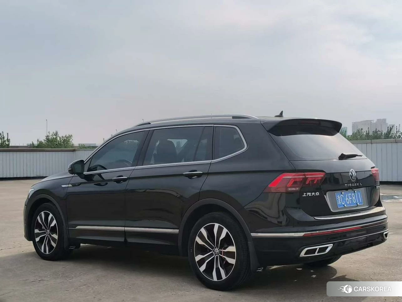 Volkswagen Tiguan L 2021 Черный из Китая