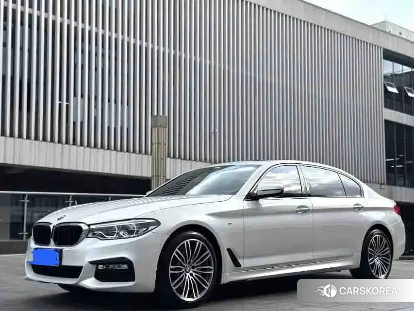 BMW 5 series 2018 Белый из Китая