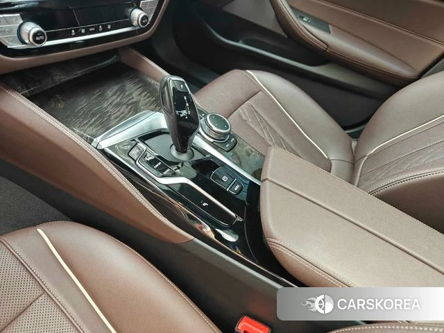 BMW 5 series 2022 Черный из Китая