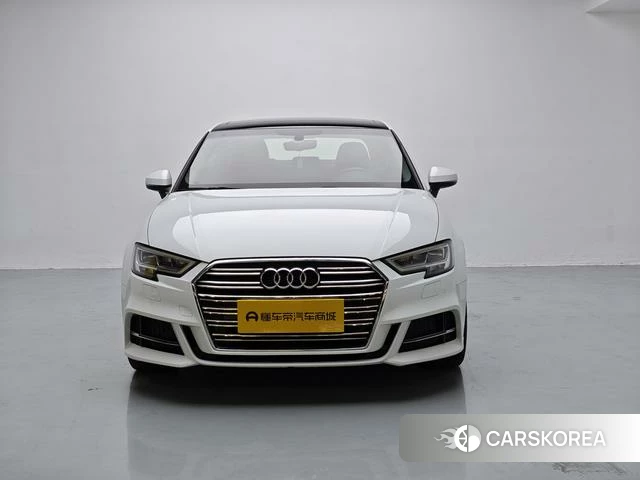 Audi A3 2019 Белый из Китая