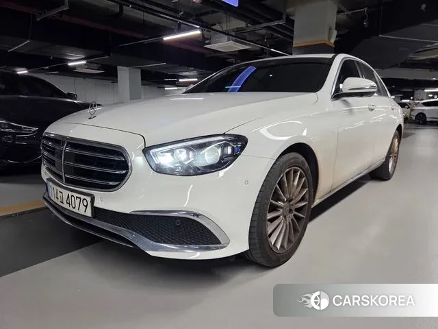 Mercedes-Benz E-Class W213 2022 Белый из Кореи