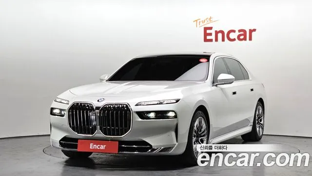 BMW 7 Series (G70) 2023 Белый из Кореи
