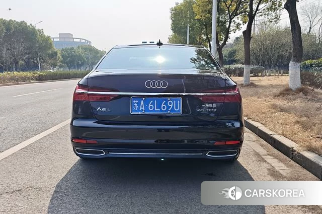 Audi A6L 2020 Черный из Китая