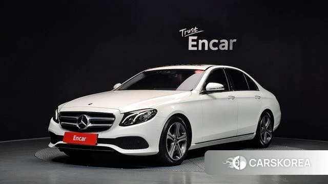 Mercedes-Benz E-Class W213 2019 Белый из Кореи
