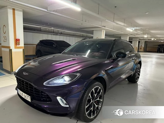 Aston Martin DBX 2022 Красный из Кореи