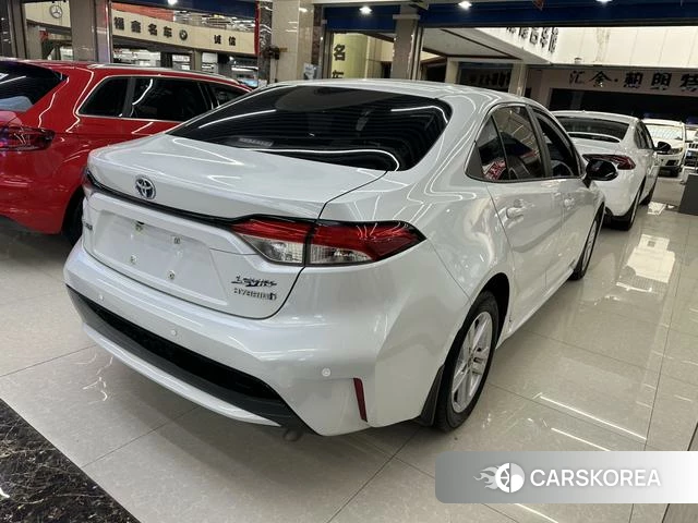 Toyota Lei Ling 2021 Белый из Китая