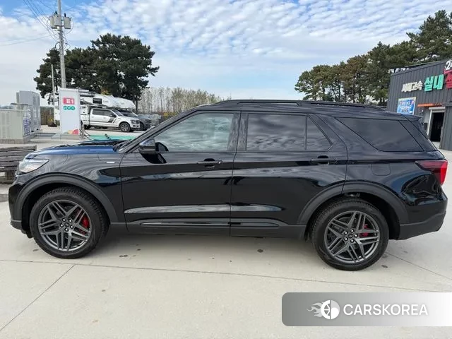 Ford Explorer 6th Generation 2024 Черный из Кореи