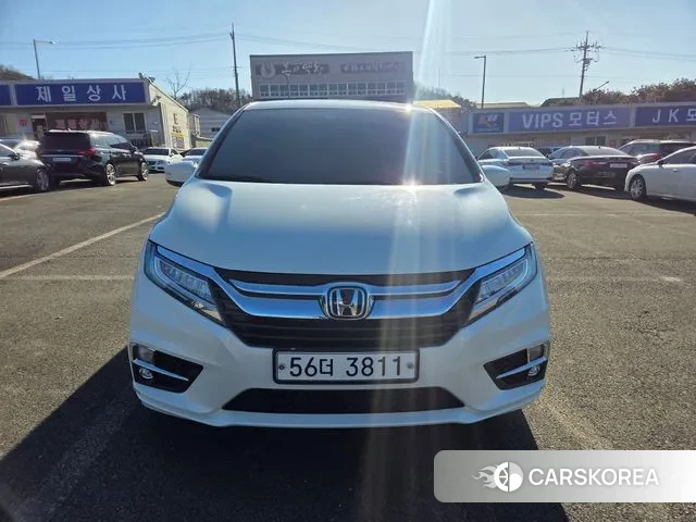 Honda Odyssey 2018 Белый из Кореи