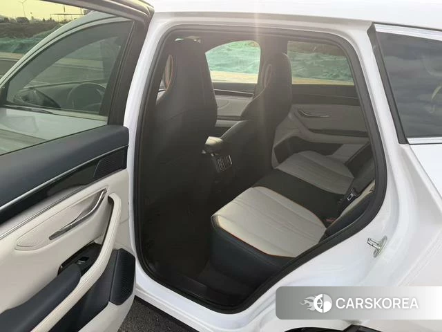 BYD Song PLUS DM 2023 Белый из Китая